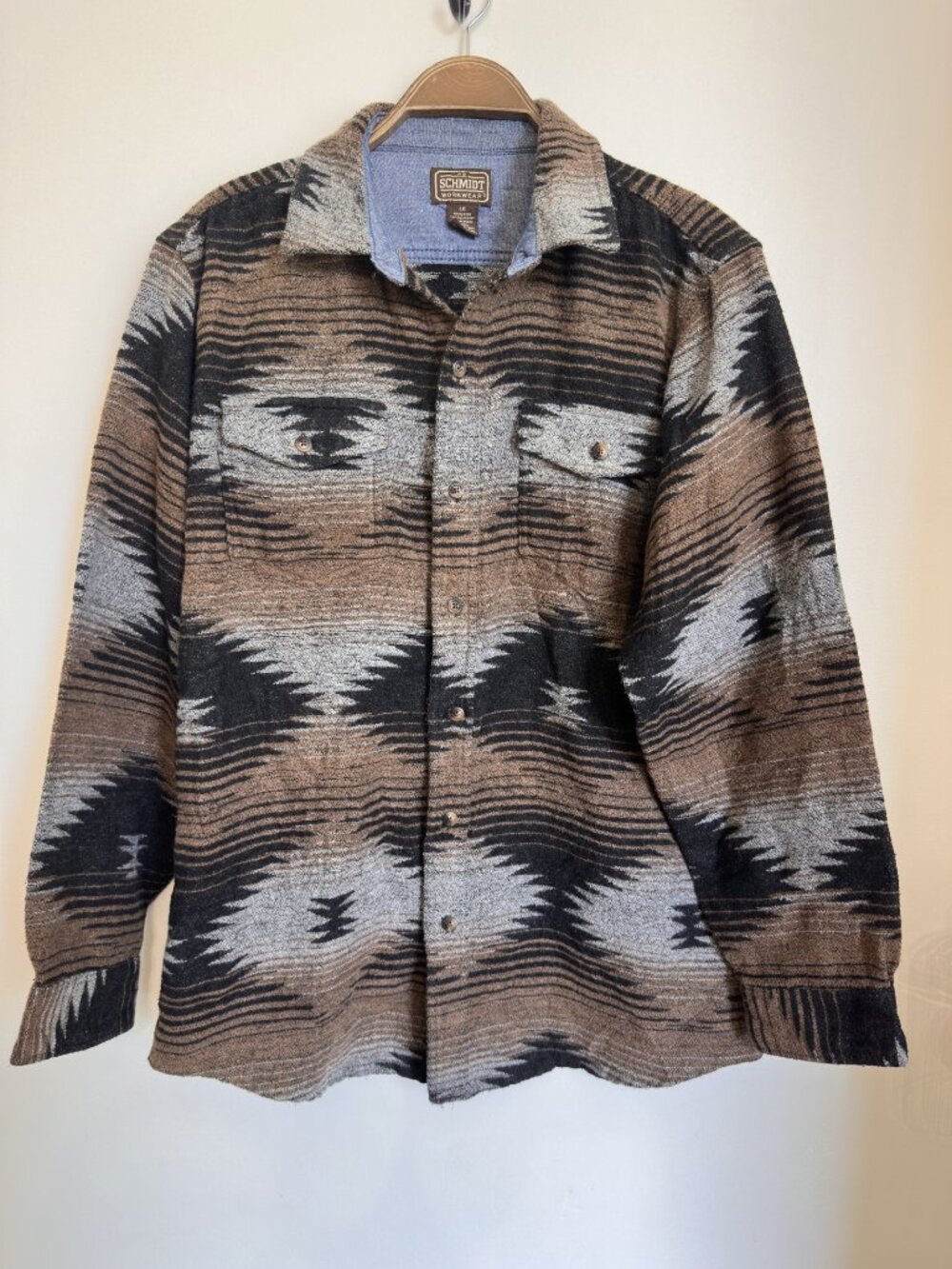 AZTEK STYLE BUTTON UP SHIRT SIZE LARGE